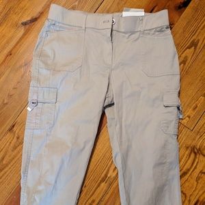 Est 946 capri shorts